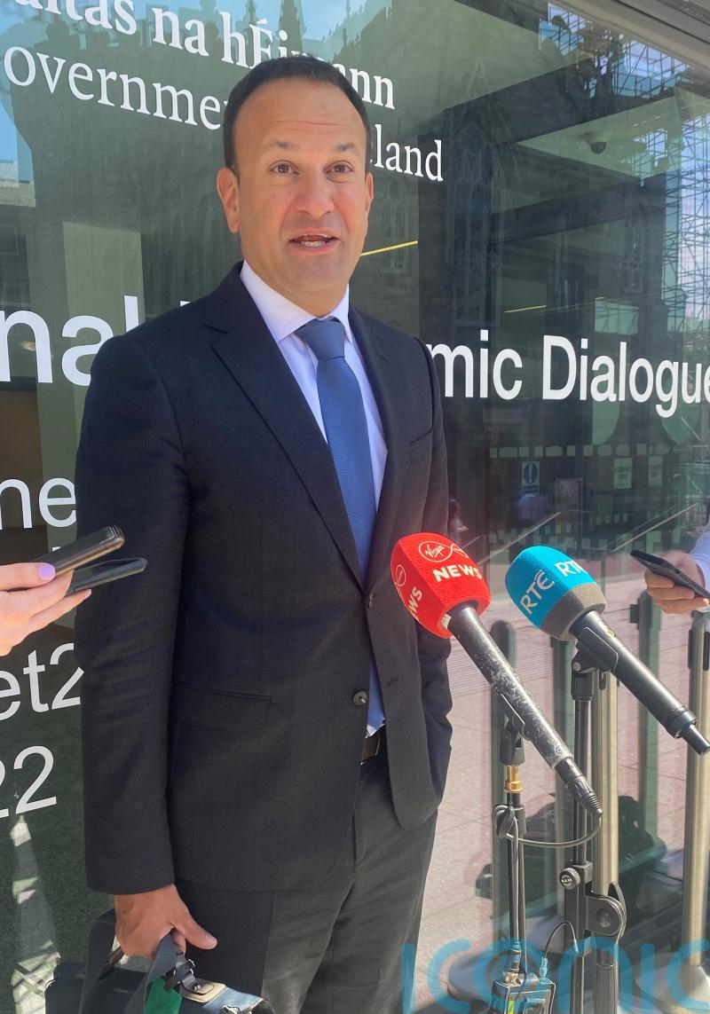Leo Varadkar rules out return of mandatory mask wearing