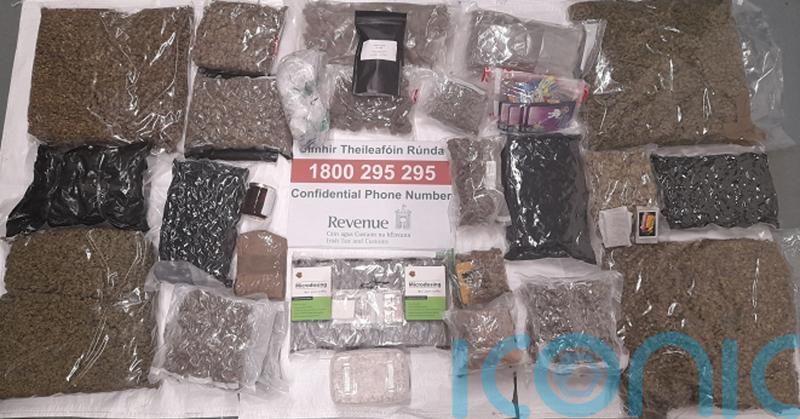 Custom dogs sniff out drugs worth 370,000 euros in parcels labelled as ‘tea’