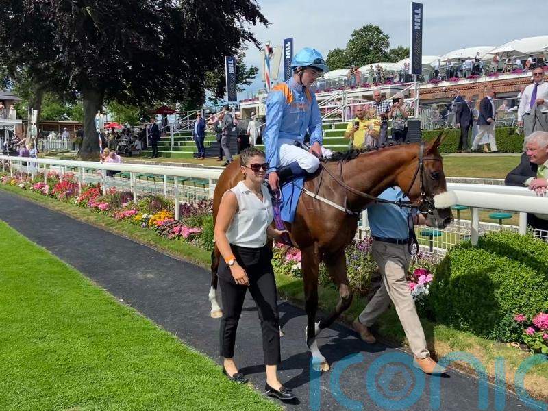 The Platinum Queen in flying form for Doncaster