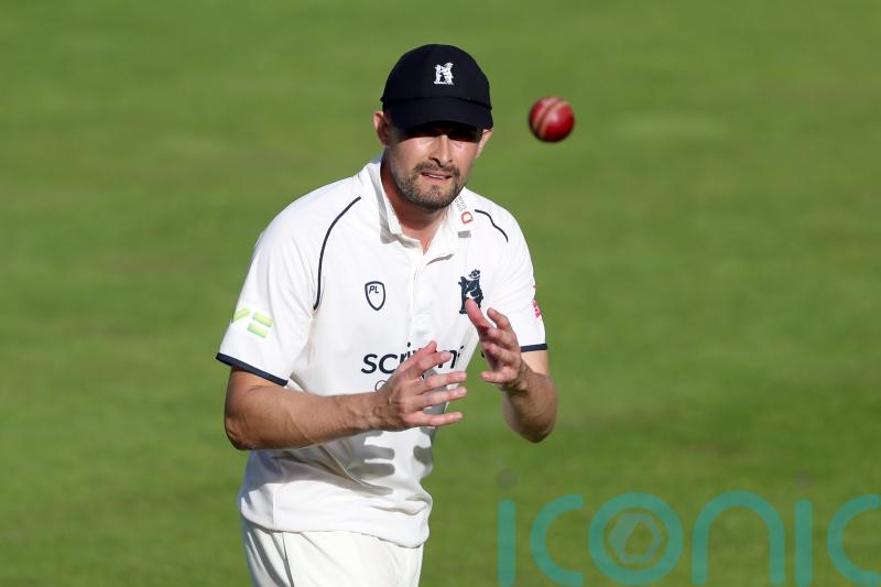 Warwickshire up against it to avoid relegation as Yorkshire nervously watch on