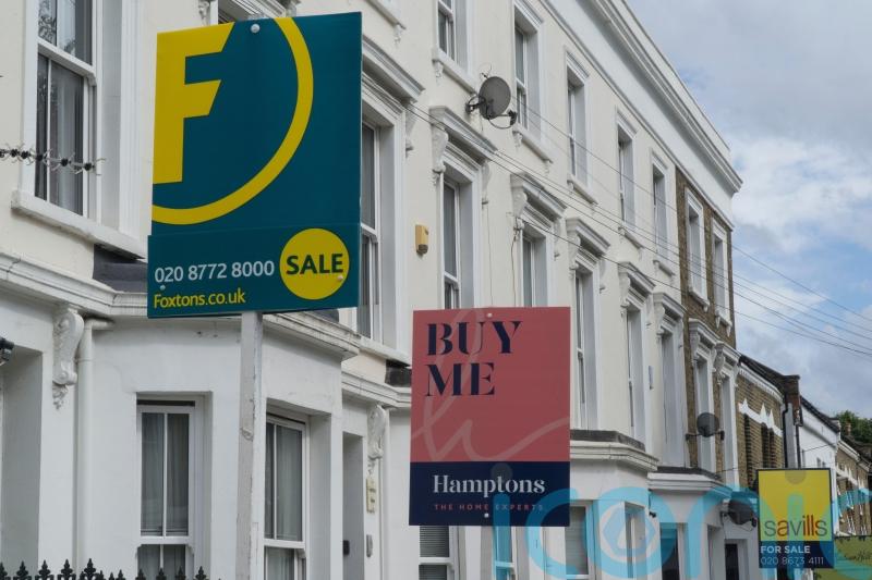 5 things to do now if you want to sell your home by Christmas