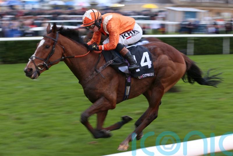 Metier just magic for Saffie Osborne in November Handicap