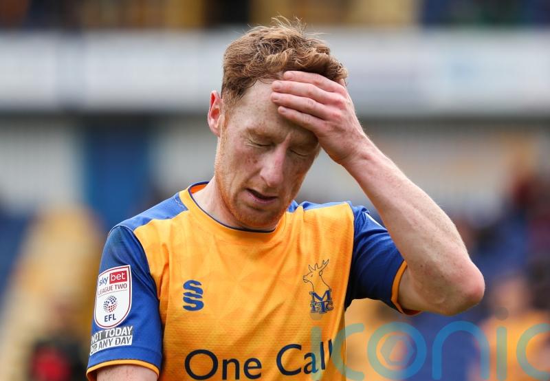 Mansfield wait on Stephen Quinn and Stephen McLaughlin for Bradford game
