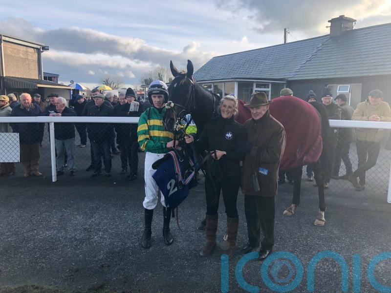 Darasso gets the better of Escaria Ten on informative Thurles card