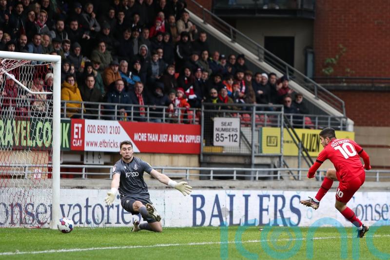 Leaders Leyton Orient cruise to victory over Bradford