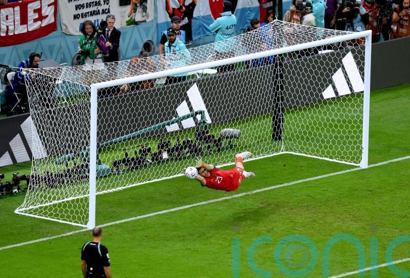 Emiliano Martinez hits back at Louis van Gaal comment after Argentina triumph