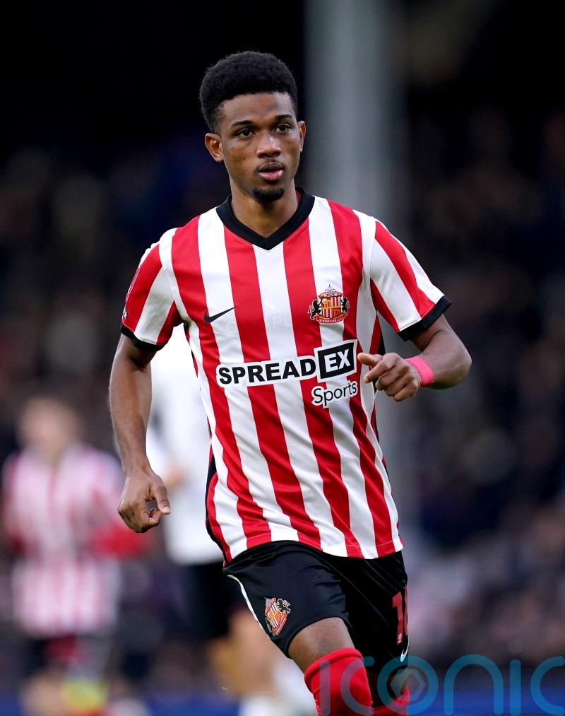 Amad Diallo’s late penalty earns Sunderland home draw against Luton