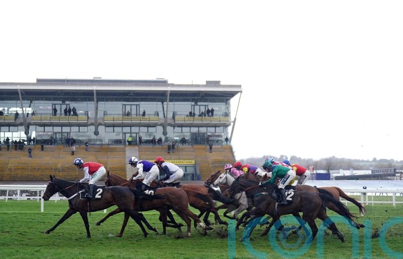 On The Blind Side shocks Newbury rivals to head Henderson treble