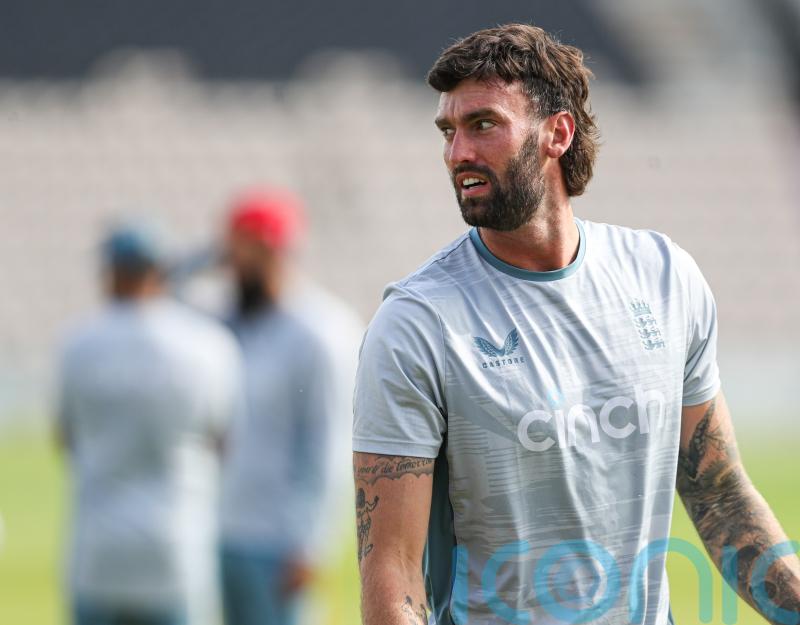 Reece Topley sustains dislocated shoulder on IPL duty