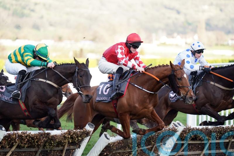 Risk Belle rewards favourite-backers – but only after anxious wait