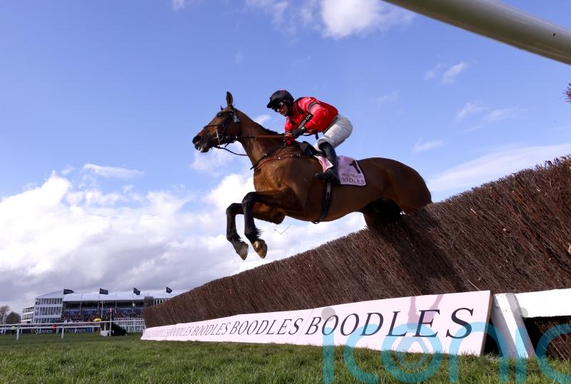 Senor ‘thriving’ ahead of Aintree Bowl task