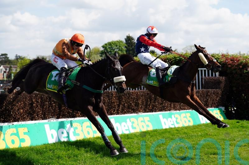Kitty’s Light shines in brilliant Sandown gold run