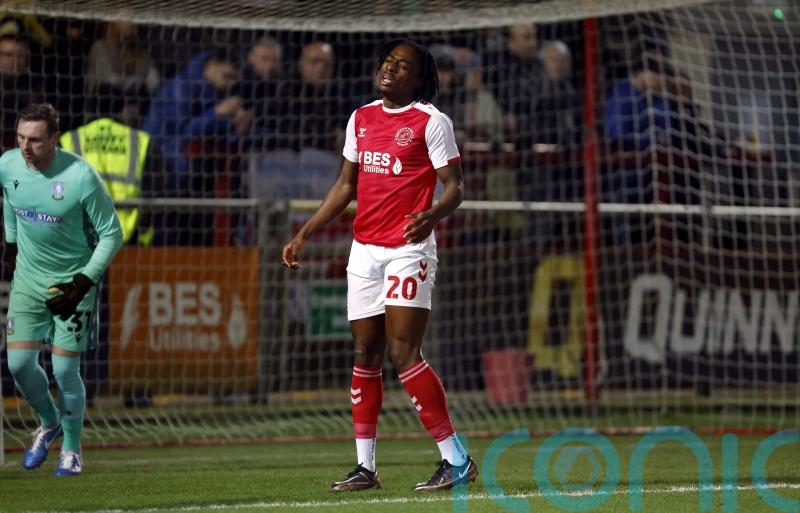 Bolton seal League One play-off spot with victory over 10-man Fleetwood