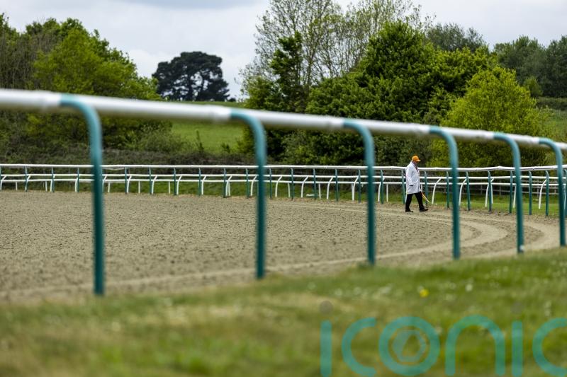 Waterlogging forces all-weather switch for Lingfield’s Classic trials