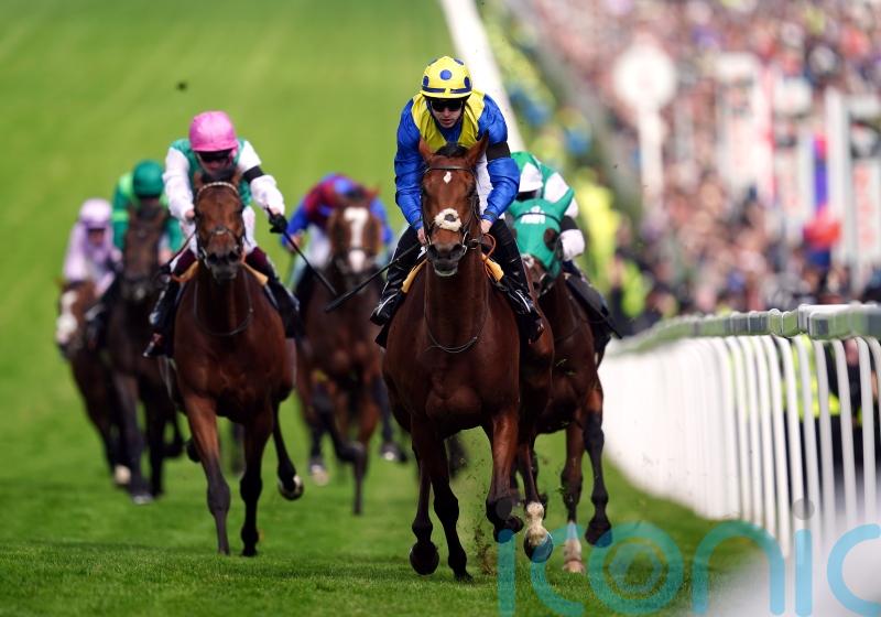Desert Crown remains on course for Sandown return