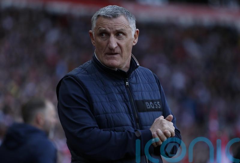 Tony Mowbray won’t let Sunderland play for a draw in second leg at Luton