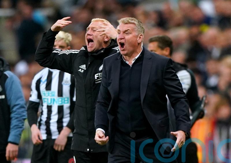 Dean Smith feels Leicester have put pressure on Everton ahead of final-day scrap
