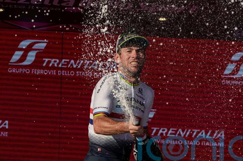 Mark Cavendish lands emotional victory in final stage of farewell Giro d’Italia