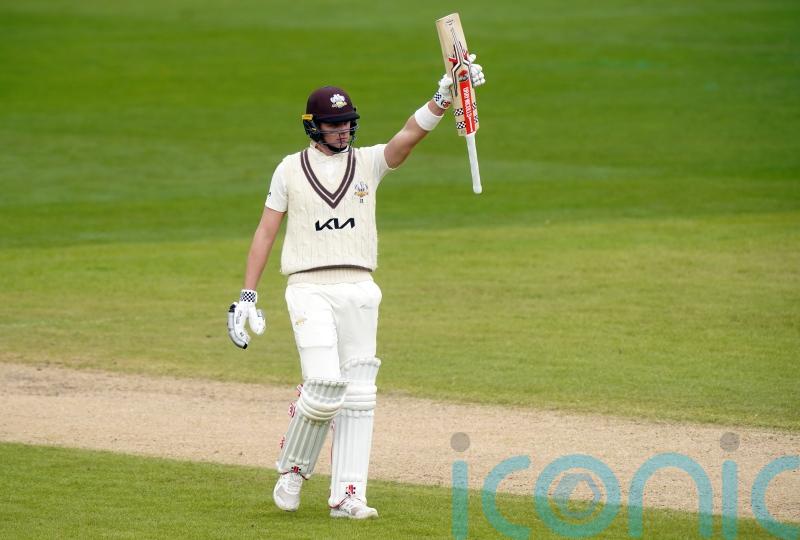 Jamie Smith’s century helps leaders Surrey’s bid to complete a record run chase