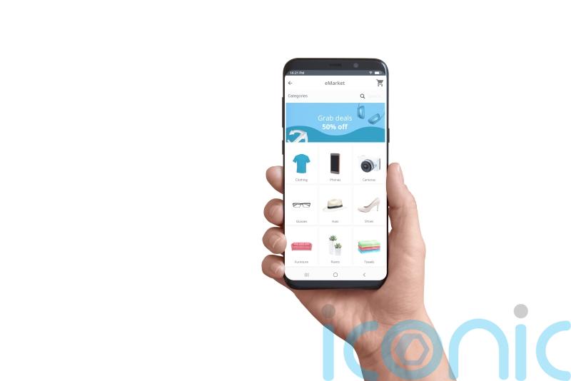 5 expert tips to save money when buying a mobile phone