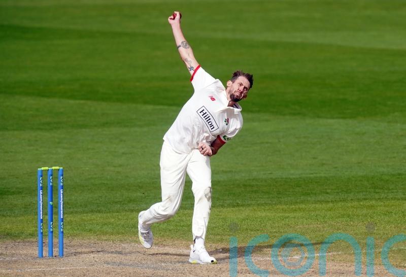 Lancashire waste little time finishing off County Championship leaders Surrey