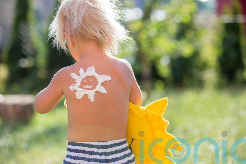 10 last-minute gardening jobs before you go on holiday
