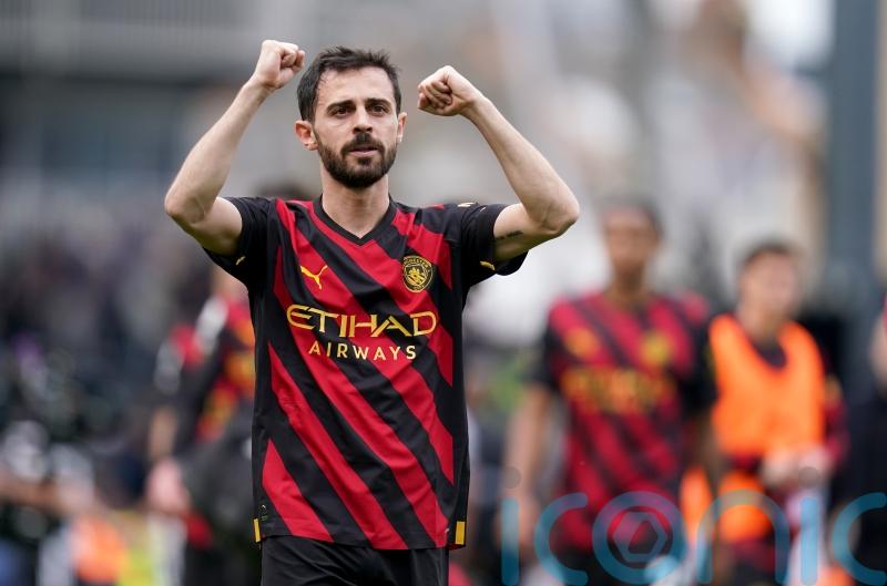 Bernardo Silva signs new Manchester City contract