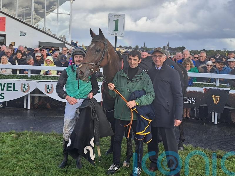 Desertmore House takes famous colours to top spot in Kerry National