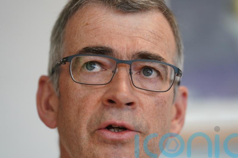 Gardai told they are &lsquo;expected to&rsquo; comply with new roster, Harris says