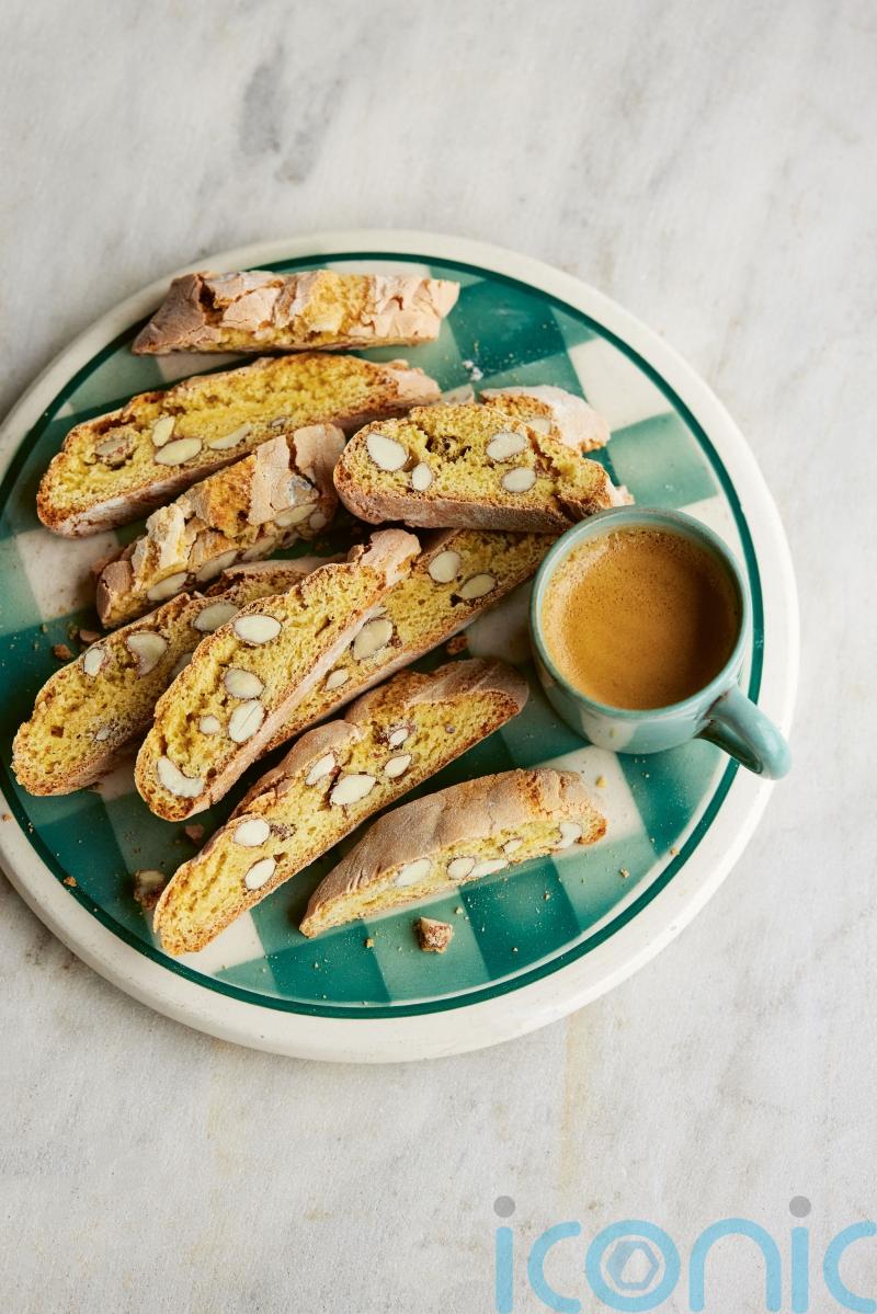 Giuseppe Dell’Anno’s almond biscuit recipe