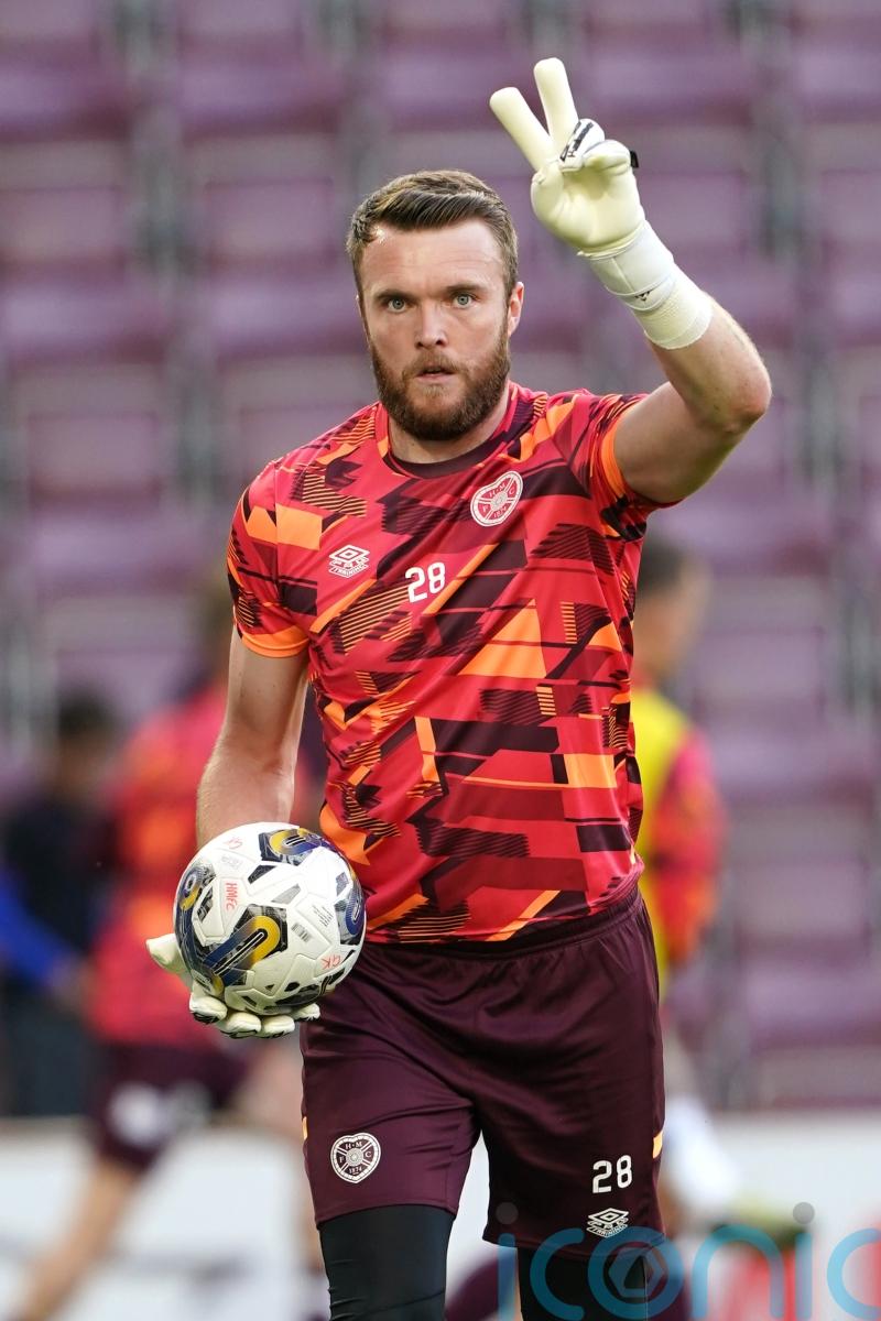 Zander is a top goalie who’s had a brilliant year – Hearts boss Steven Naismith