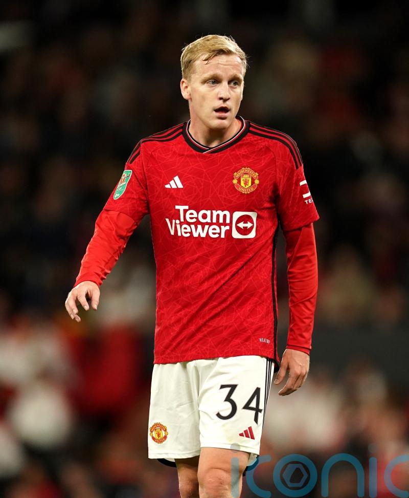 Man Utd midfielder Donny van de Beek joins Eintracht Frankfurt on loan