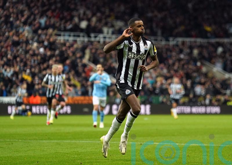 Eddie Howe backs Alexander Isak to become a fan favourite at Newcastle