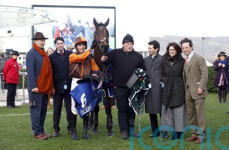 Noble Yeats denies Paisley Park in Cleeve Hurdle thriller