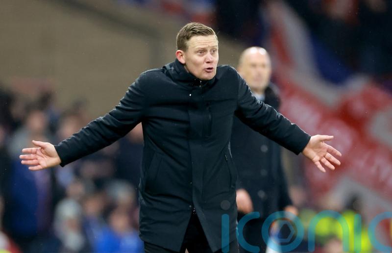 Dundee earn draw at Aberdeen to pile pressure on Barry Robson