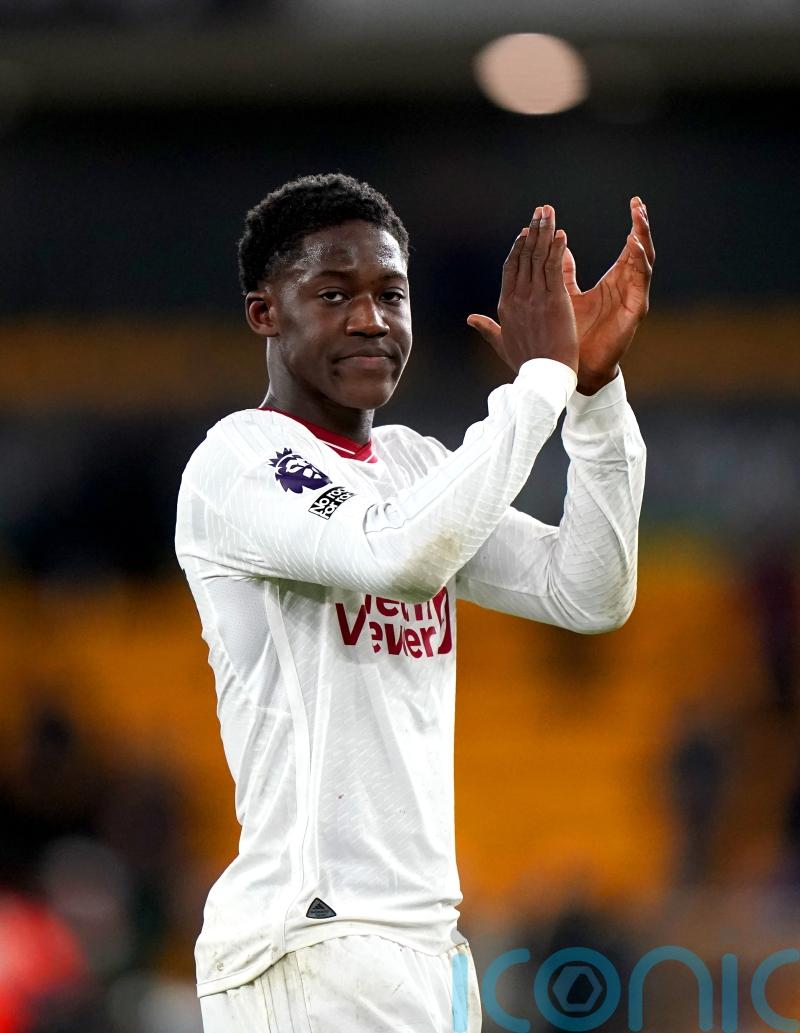 Erik ten Hag says playing with Casemiro will aid Kobbie Mainoo’s development