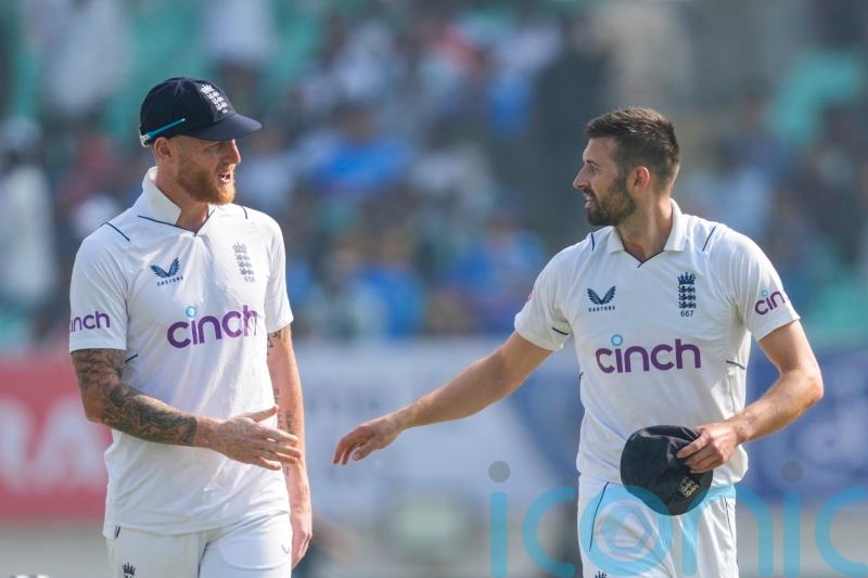 Mark Wood strikes as England take three wickets before lunch
