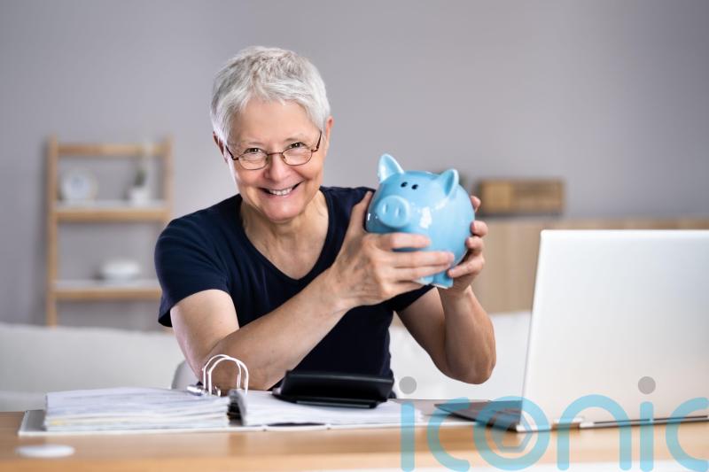 How do you start investing money? As survey finds women less likely to feel confident about it than men