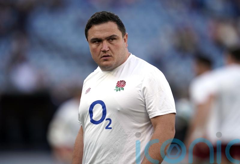 Jamie George assists with England training during Guinness Women’s Six Nations