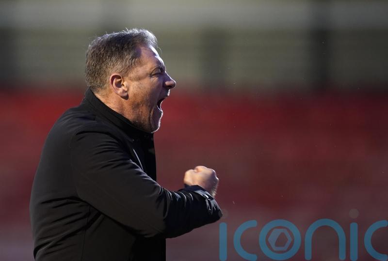 Crawley ready to ‘take on anyone’ – Scott Lindsey