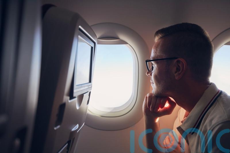 What is ‘raw-dogging’ on flights and would you try it?
