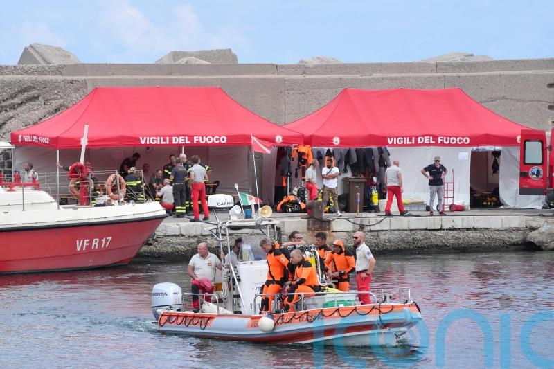 Who are the victims of the Bayesian yacht sinking?