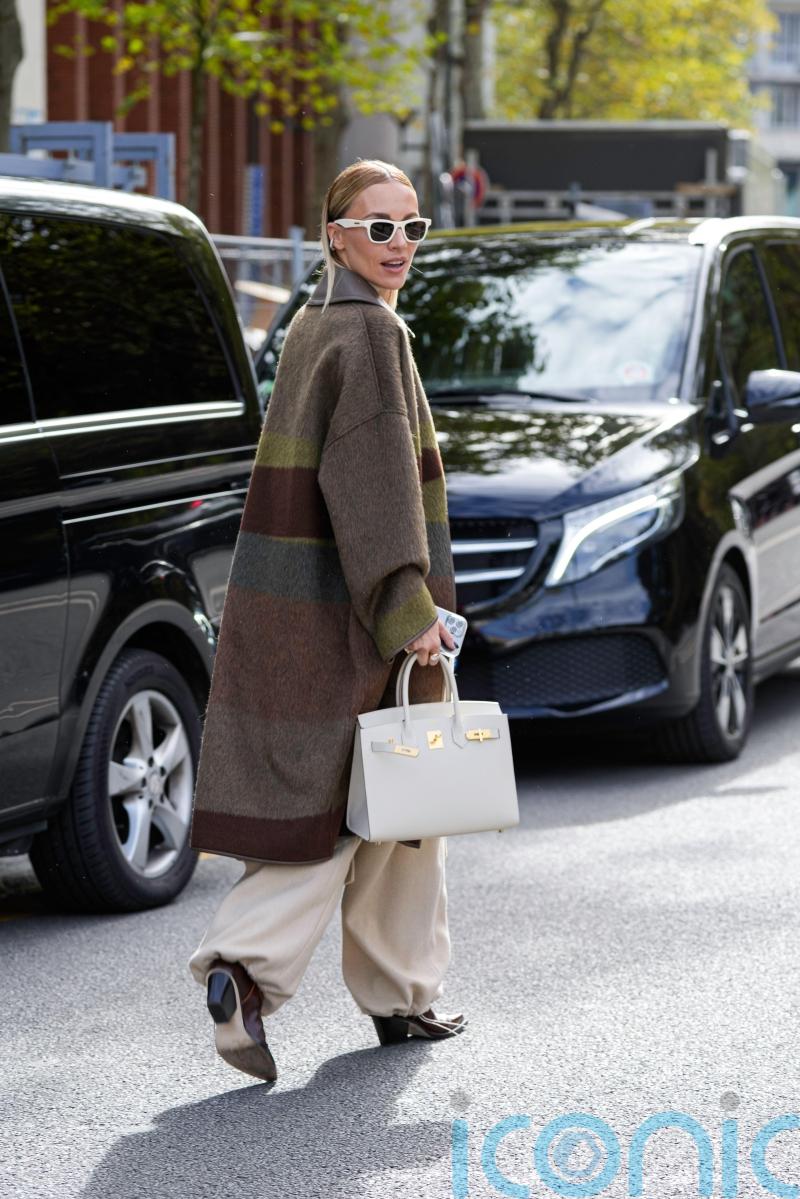 5 styles to blend your summer and autumn wardrobe