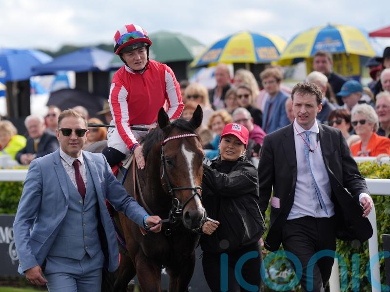 Bradsell blazes to Flying Five glory at the Curragh