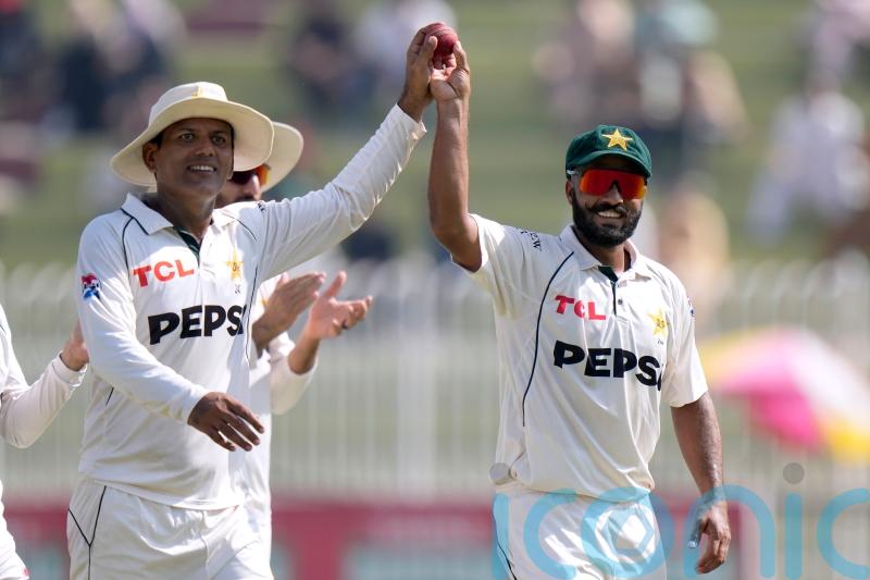 England thrashed by Pakistan in Test series decider