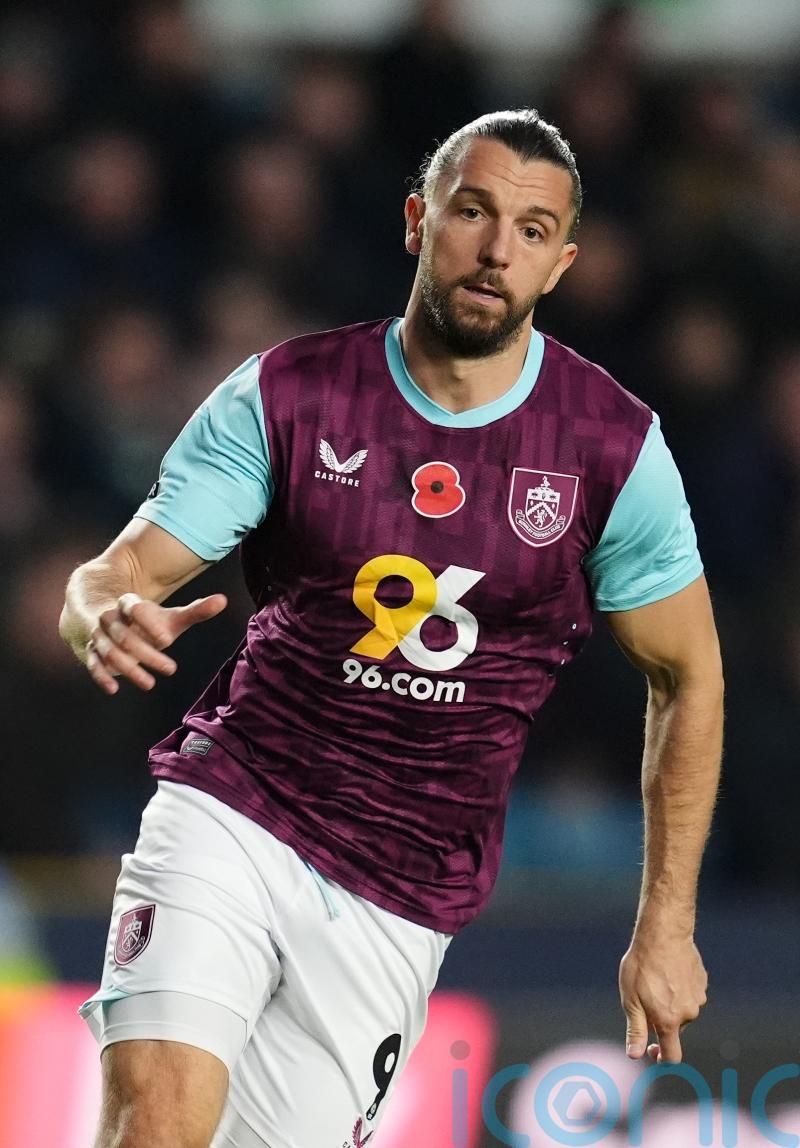 Jay Rodriguez keeps his cool to score late penalty and end Burnley’s winless run