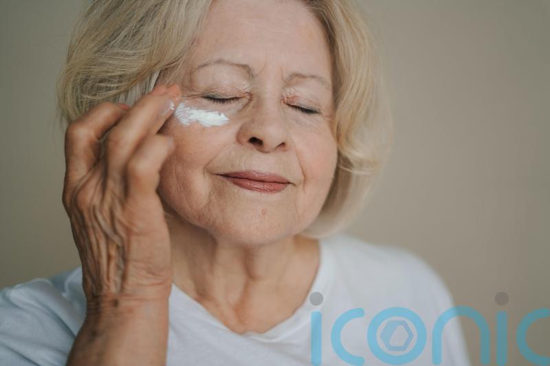 How to de-puff tired eyes this winter
