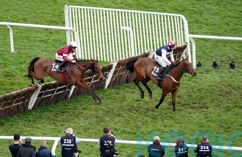 Pauling pencils in Newbury date for The Jukebox Man