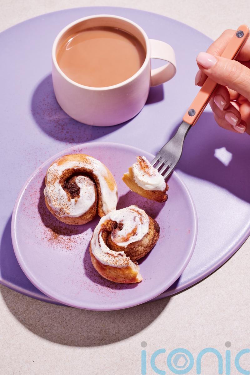 Cinnamon buns in an air fryer recipe