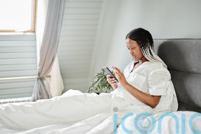 5 reasons why you should stop using your phone first thing in the morning